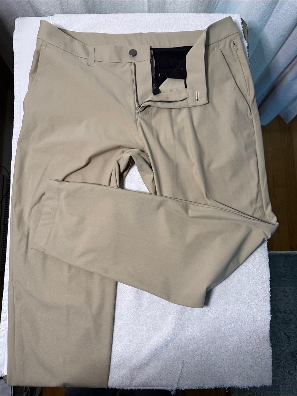 lululemon athletica Men's Khaki Performance Chinos 36-30